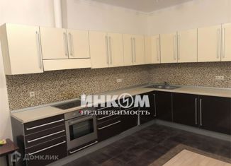 Сдается двухкомнатная квартира, 80 м2, Москва, улица Крылатские Холмы, 37, метро Крылатское