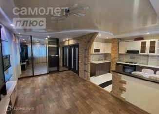 Продается 4-ком. квартира, 81 м2, Ставрополь, улица Бруснева, 2/3, Октябрьский район