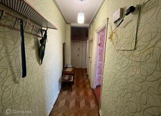 Продаю 3-комнатную квартиру, 47 м2, Артёмовский, переулок Сысолятина, 1