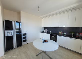 Продается трехкомнатная квартира, 105 м2, Киров, Октябрьский проезд, 18