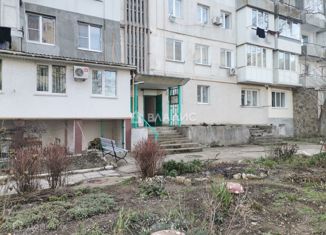 Продается 1-комнатная квартира, 32.8 м2, поселок городского типа Приморский, Железнодорожная улица, 11