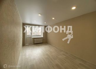 Продам 1-комнатную квартиру, 33.3 м2, Новосибирск, улица Челюскинцев, 52, метро Красный проспект