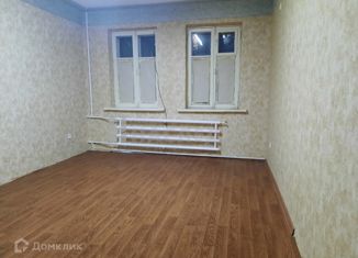 Продам 3-комнатную квартиру, 55 м2, Каменск-Шахтинский, улица 7-я Линия, 5