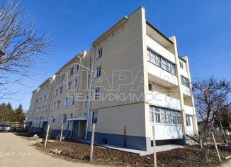 Продается трехкомнатная квартира, 67 м2, село Зерновое, Школьная улица, 27