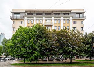 Трехкомнатная квартира в аренду, 170 м2, Санкт-Петербург, улица Ярослава Гашека, 2