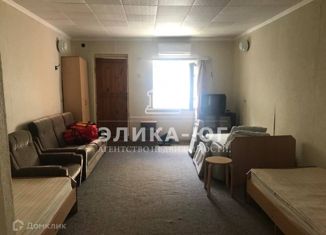 Продаю гараж, 80 м2, поселок городского типа Новомихайловский, Парковая улица, 38
