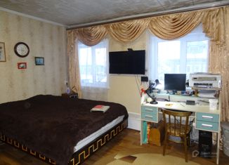 Продается 2-комнатная квартира, 53 м2, Кадников, Красная улица, 7