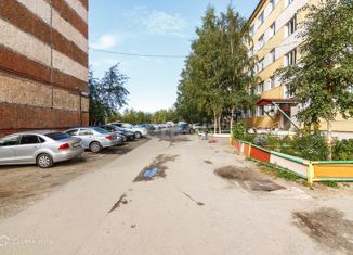 Продаю 2-ком. квартиру, 40.1 м2, Сургут, Трубная улица, 5/3