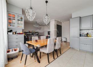 Продаю двухкомнатную квартиру, 104 м2, Москва, Минская улица, 2, метро Минская