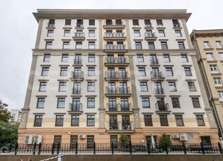 Продажа 2-комнатной квартиры, 117 м2, Москва, Большой Каретный переулок, 24с2, метро Трубная