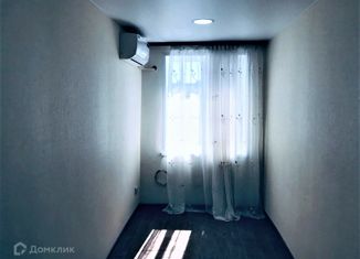 Продаю 1-комнатную квартиру, 18 м2, Темрюк, улица Свердлова, 14