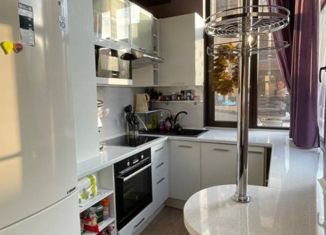 Продам четырехкомнатную квартиру, 60 м2, село Эстосадок, Берёзовая улица, 106