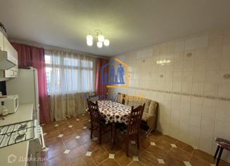 Продается 4-комнатная квартира, 137.1 м2, Малоярославец, Турецкая улица, 8к4