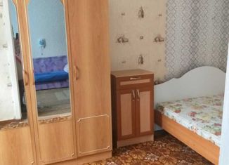 Продаю 2-комнатную квартиру, 42 м2, Карпинск, улица Луначарского, 74