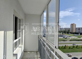 Продаю 1-комнатную квартиру, 40 м2, Кемерово, проспект Химиков, 36