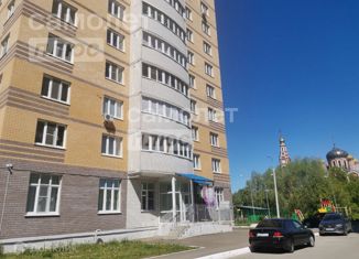 Продам 3-комнатную квартиру, 97.9 м2, Новочебоксарск, улица Семёнова, 2А