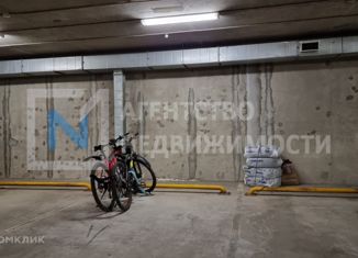 Сдаю в аренду машиноместо, 13 м2, Мурино, ЖК Муринский Посад, улица Шоссе в Лаврики, 55А