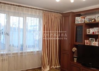 Продам трехкомнатную квартиру, 63.8 м2, Топки, микрорайон Солнечный, 27