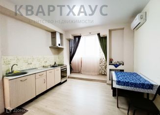 Сдается однокомнатная квартира, 38 м2, Волгоградская область, улица Малиновского, 8А