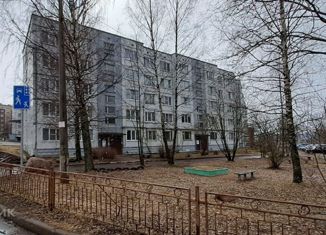 Продается 4-комнатная квартира, 85.2 м2, Ленинградская область, улица Гагарина, 41