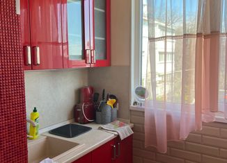 Продаю трехкомнатную квартиру, 69 м2, посёлок городского типа Гурзуф, Пролетарская улица, 5