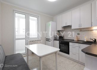 Сдаю 1-ком. квартиру, 45 м2, Калининградская область, Орудийная улица, 32Б