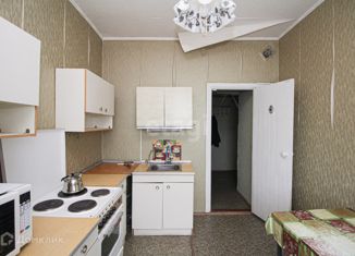 Продажа 4-ком. квартиры, 82.4 м2, Нижневартовск, Ханты-Мансийская улица, 15