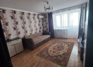 Продам 2-комнатную квартиру, 55.4 м2, поселок городского типа Володарский, улица Мичурина, 37