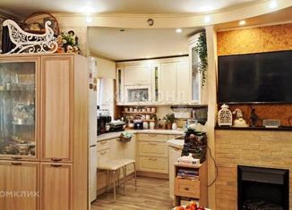 Продам 2-ком. квартиру, 44.1 м2, Новосибирск, улица Богдана Хмельницкого, 10/2, метро Заельцовская