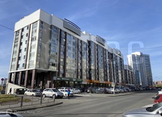 Продаю 4-ком. квартиру, 144 м2, Екатеринбург, метро Динамо, улица Юмашева, 5