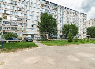 Продаю трехкомнатную квартиру, 63 м2, Курган, 2-й микрорайон, 25