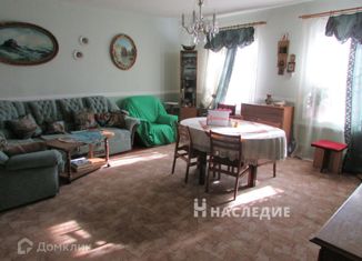 Продам дом, 200 м2, поселок городского типа Глубокий, улица Иванова