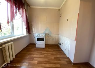 Продажа 3-комнатной квартиры, 60 м2, Астрахань, улица Тютчева, 2