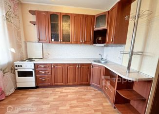 Продам 1-ком. квартиру, 40 м2, Челябинск, улица Братьев Кашириных, 101