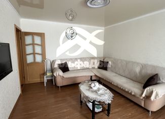 Продажа четырехкомнатной квартиры, 75 м2, Еманжелинск, улица Герцена, 16А