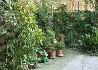 Продам 4-комнатную квартиру, 134 м2, посёлок городского типа Гурзуф, улица Строителей, 10