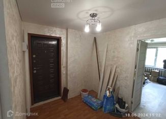 Продажа трехкомнатной квартиры, 62.4 м2, Астрахань, улица Адмирала Нахимова, 38