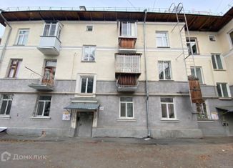 Продам 2-ком. квартиру, 61 м2, Екатеринбург, метро Уралмаш, улица Уральских Рабочих, 67