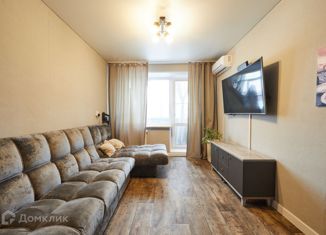 Продам 2-ком. квартиру, 41.4 м2, Челябинск, Краснознамённая улица, 42