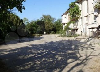 Продажа трехкомнатной квартиры, 44.8 м2, поселок городского типа Заозерное, улица Аллея Дружбы, 95