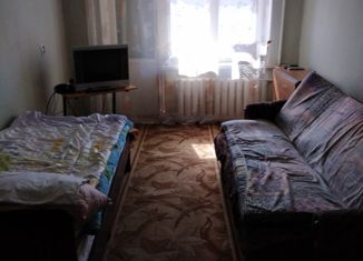 Сдаю в аренду 2-ком. квартиру, 42 м2, Алексин, улица Серафимовича, 4А