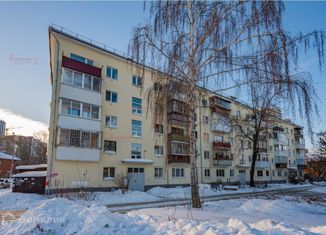 Продам трехкомнатную квартиру, 56 м2, Екатеринбург, Ирбитская улица, 2, Ирбитская улица