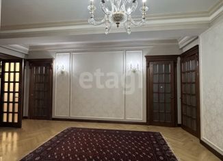 Продается 4-ком. квартира, 157 м2, Махачкала, Советский район, улица Богатырёва, 10
