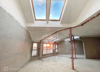 Продается 5-ком. квартира, 189.9 м2, Геленджик, Верхняя улица, 4к7