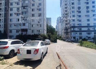 Продажа трехкомнатной квартиры, 64.8 м2, Волгоград, Новоузенская улица, 8, район Дар-Гора