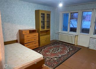 Продаю 2-ком. квартиру, 52 м2, посёлок городского типа Сибирский, улица Строителей, 4