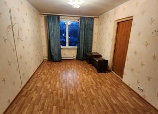 Продаю четырехкомнатную квартиру, 63 м2, Москва, улица Бестужевых, 10, улица Бестужевых