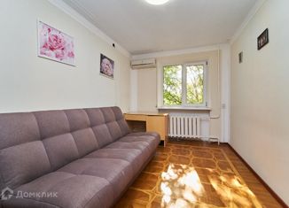 Продажа 3-ком. квартиры, 60 м2, Краснодар, улица Котовского, 104, улица Котовского