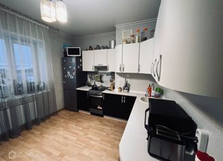 Продам трехкомнатную квартиру, 72.3 м2, Тюменская область, улица Гагарина, 10