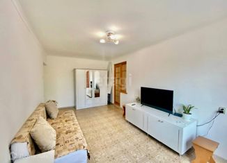 Продаю двухкомнатную квартиру, 46.9 м2, Алушта, Платановая улица, 4